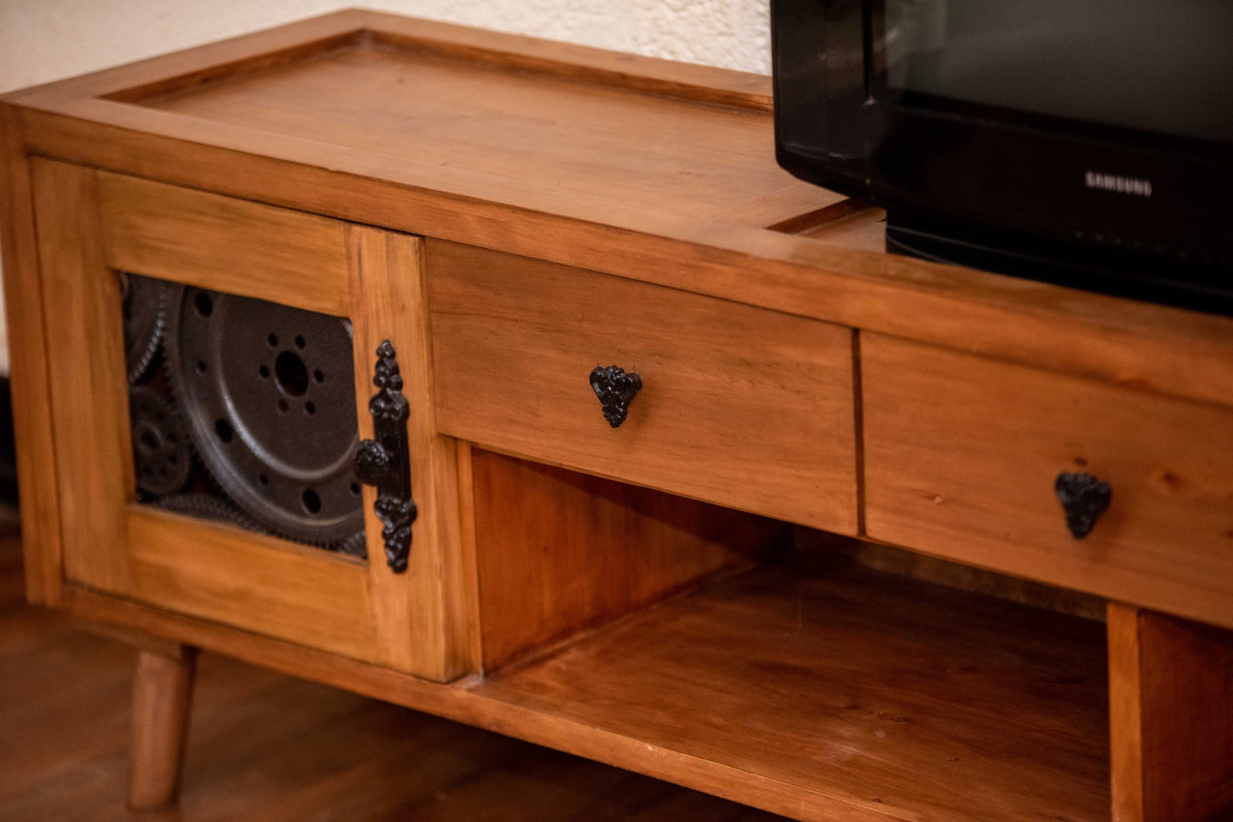Small rooms can take big furniture